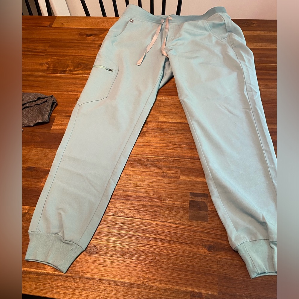 Figs Zamora jogger scrubs cool aqua